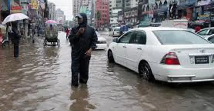 অবিরাম বৃষ্টিতে দুর্ভোগে নগরবাসী