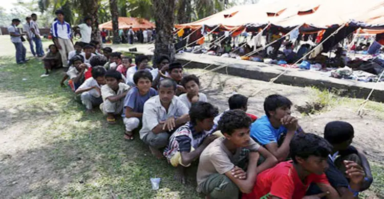 রাখাইনে ২০০ বাংলাদেশিকে উদ্ধার করেছে মিয়ানমার