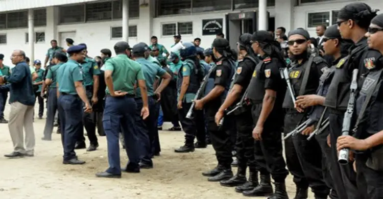 বকশিবাজার এলাকায় নিরাপত্তা জোরদার