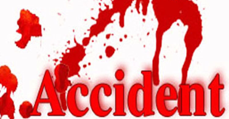 Road crash kills police in capital