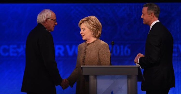 Sanders apologises to Clinton over data breach