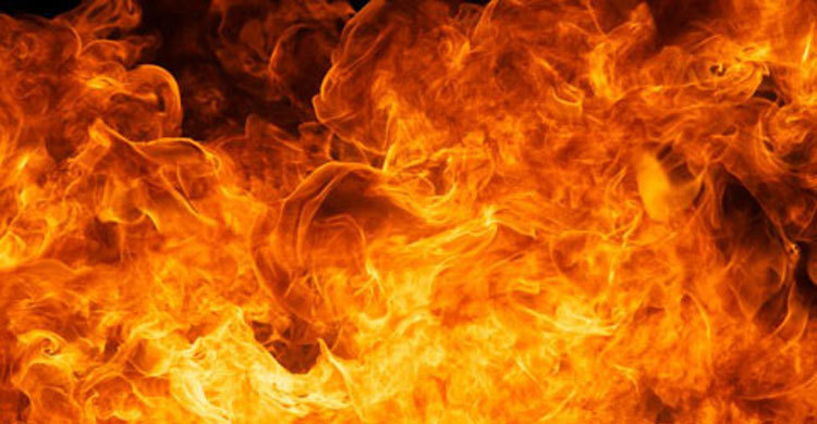 12 jhoot godowns gutted in Mirpur 