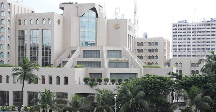 1 killed in Hotel Ruposhi Bangla roof collapse