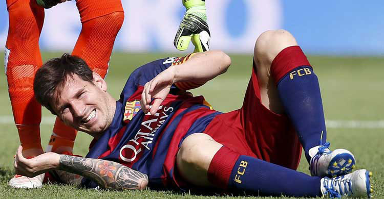 Messi to have tests on possible muscle injury