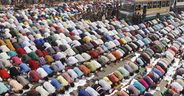Huge devotees join at Ijtema’s Jummah prayers