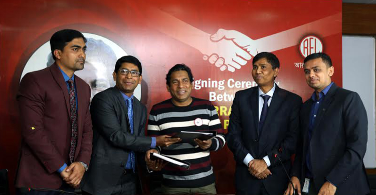 RFL signs Mosharraf Karim as brand ambassador