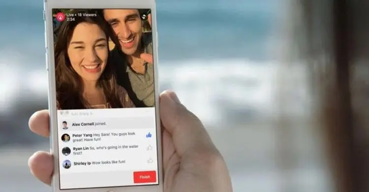 Facebook rolls out live streaming