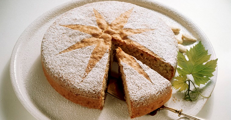 How to make gluten-free almond cake