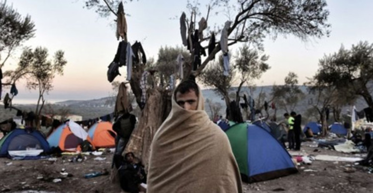 Sweden brings in migrant border checks