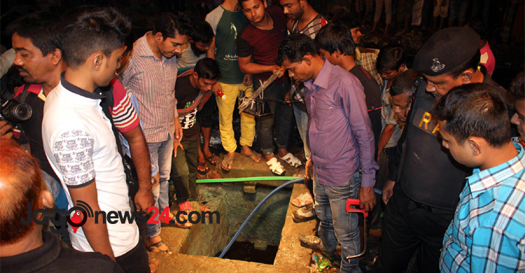 Child falls into manhole in Shyampur