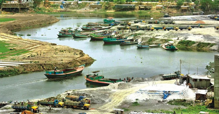 Drive against illegal occupants on Turag riverbank