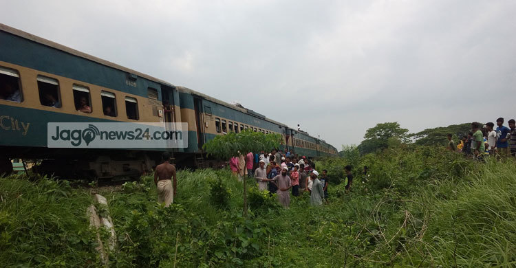 ব্রাহ্মণবাড়িয়ায় ট্রেনে কাটা পড়ে মা-ছেলের মৃত্যু