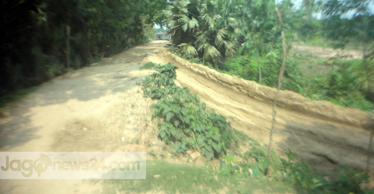 উত্তোলন ও দখলে ঝুঁকিতে হবিগঞ্জের বাঁধ