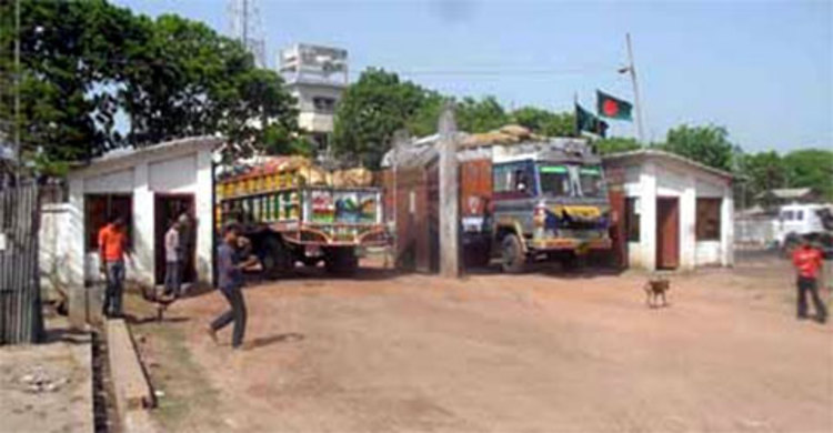 হিলি স্থলবন্দর দিয়ে আমদানি রফতানি বন্ধ