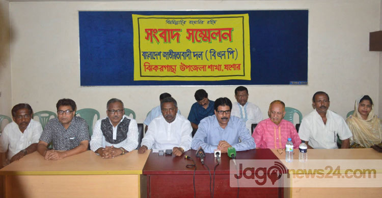 ‘ভোট করলে ক্ষেতের ধান বাড়িতে যাবে না’ 