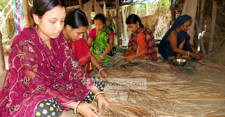 দেশজুড়ে সমাদৃত ঝালকাঠির শীতলপাটি