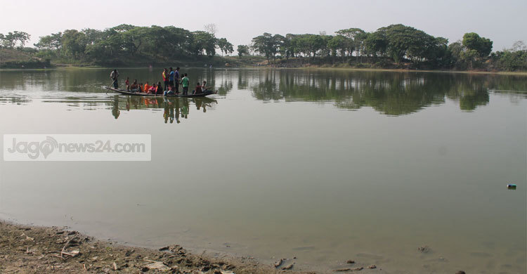 ঢোলসমুদ্র দীঘিটি হতে পারে পর্যটন স্পট
