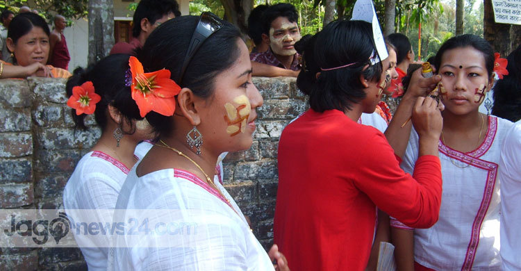 খাগড়াছড়িতে চলছে ‘বৈসাবি’ উৎসবের আমেজ 
