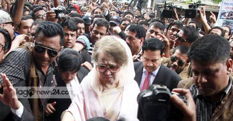 সব মামলায় খালেদার জামিন : নেতাকর্মীদের বাধভাঙা উল্লাস