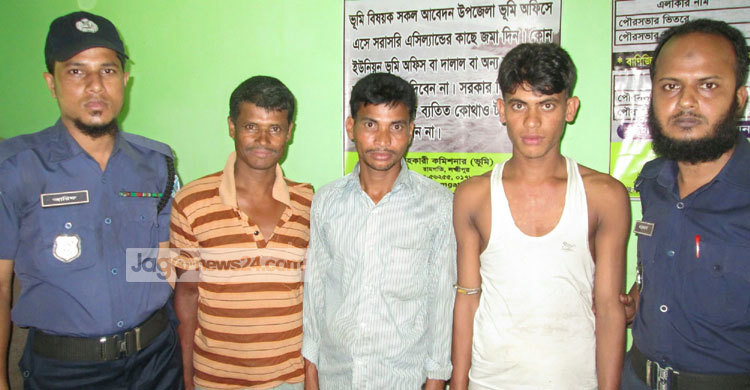 লক্ষ্মীপুরে আটক ৩ জেলের জেল-জরিমানা