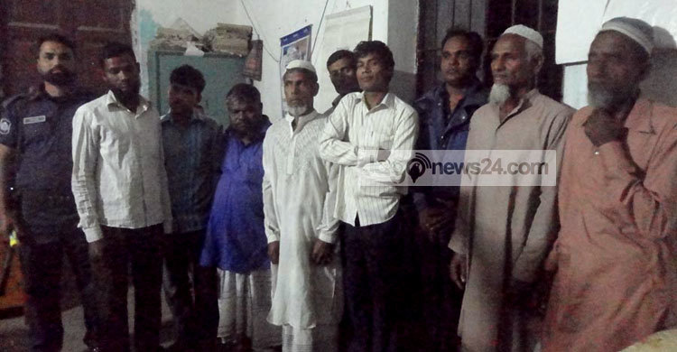 বাল্যবিয়ে করতে গিয়ে বরযাত্রী আটক