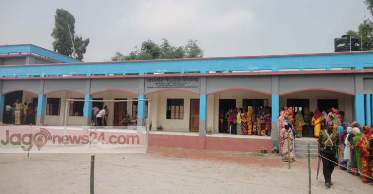 লালমনিরহাটে ব্যালট ছিনতাইয়ের চেষ্টা : ৩ জনের জেল