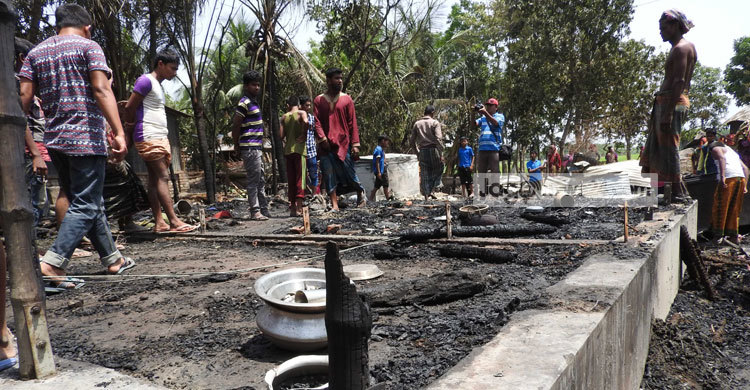 মাগুরায় ২১টি ঘর পুড়ে ছাই