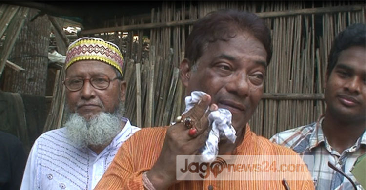 গরমে ক্লান্ত, তবু চলছে অবিরাম প্রচারণা