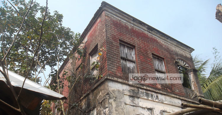 ইলা মিত্রের পৈতৃক বাড়িসহ শত বিঘা জমি বেদখল