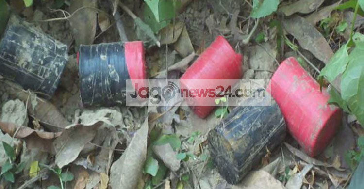 মুজিবনগরে ৮টি ককটেল উদ্ধার