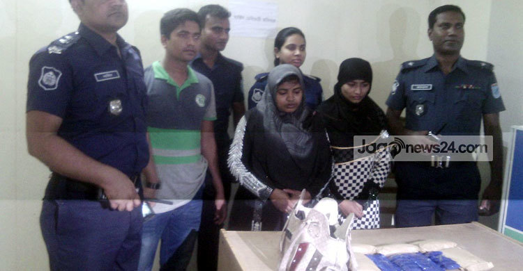 নারায়ণগঞ্জে ইয়াবাসহ দুই বোন আটক