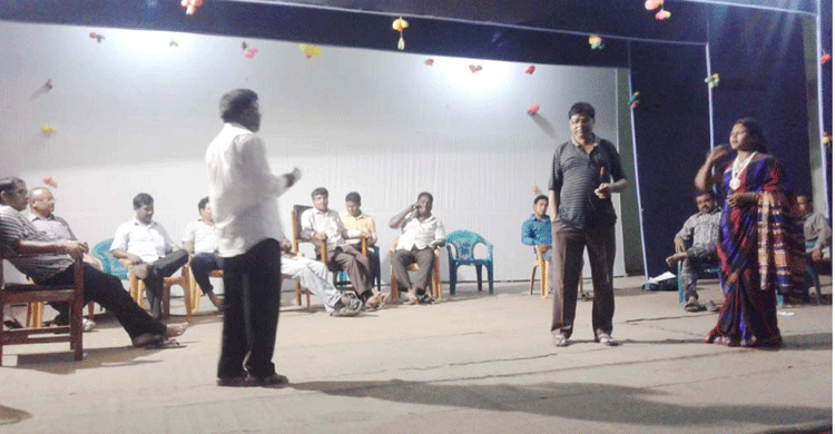 দর্শক ফেরাতে পঞ্চগড়ে বৈশাখী যাত্রাপালা