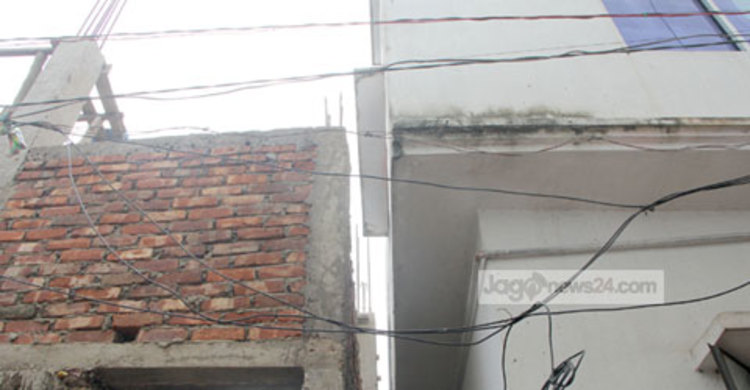 সাবেক পুলিশ কর্মকর্তার দাপট!