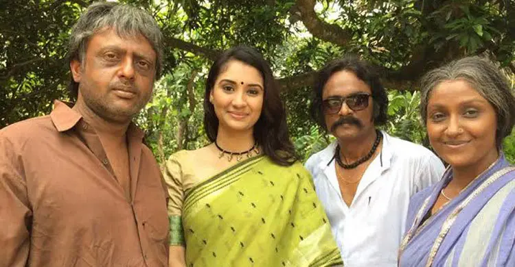 ইতিশার বৃদ্ধ বাবা রিয়াজ!