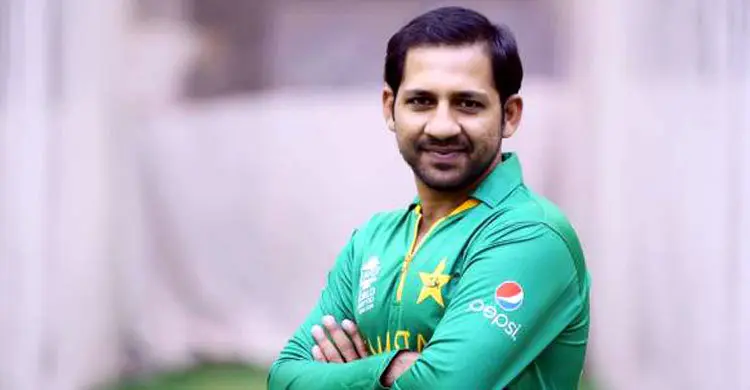 সরফরাজের গুরু ধোনি!