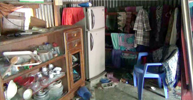 তাড়াশে স্কুল শিক্ষককে কুপিয়ে জখম