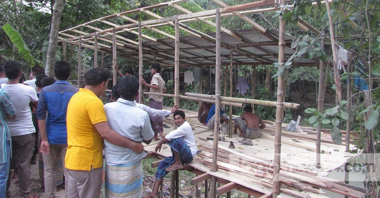 খালের জমি দখল করে দোকান নির্মাণ : সেচ কাজ বন্ধ