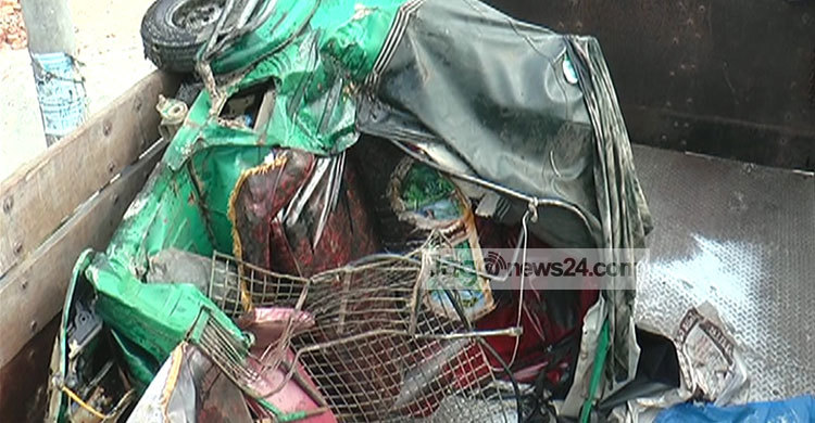 টাঙ্গাইলে ট্রাকচাপায় অটোরিকশার ২ যাত্রী নিহত