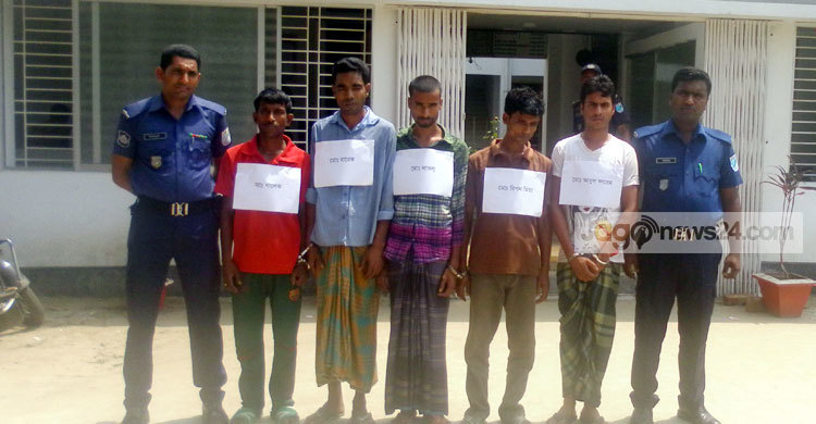 টাঙ্গাইলে ডাকাত দলের ৫ সদস্য আটক