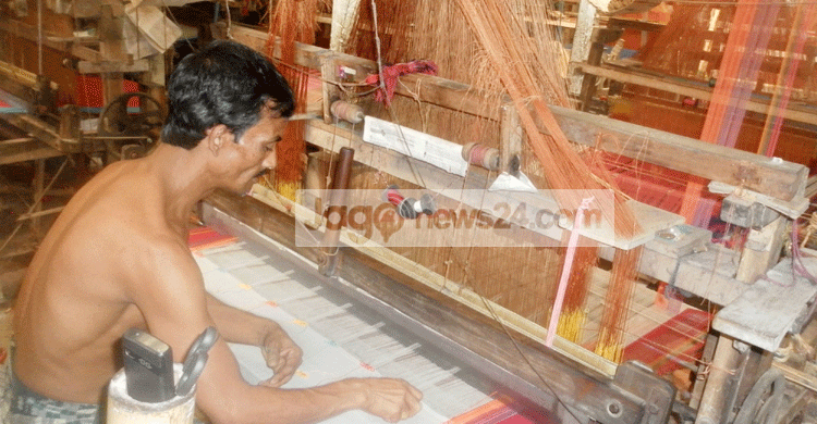 বৈশাখীর শাড়ি বুননে ব্যস্ত টাঙ্গাইলের তাঁত পল্লী