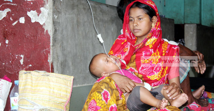 ডায়রিয়া ও নিউমোনিয়ার প্রকোপ : শিশু ওয়ার্ডে জায়গা সঙ্কট