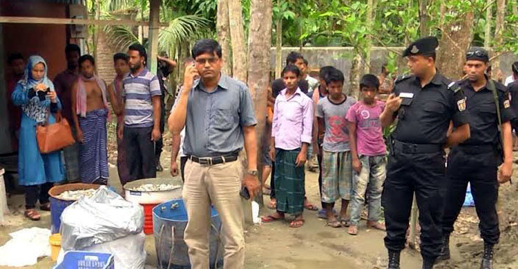 বাজার কমিটির সভাপতির বাড়ি থেকে ৪০ মণ জাটকা জব্দ