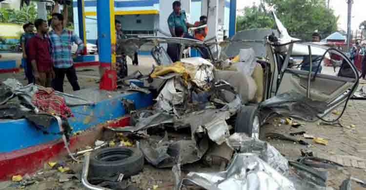 Car cylinder explosion injures 3