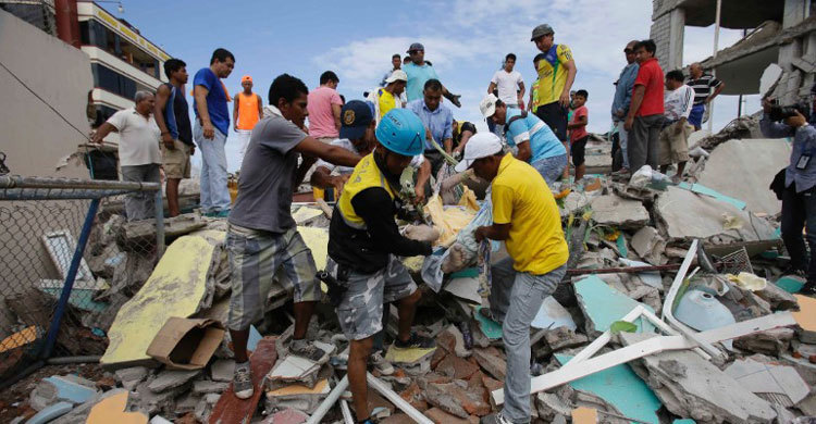 Ecuador earthquake: Death toll jumps to 272