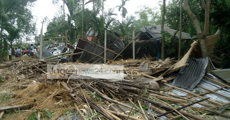 কুড়িগ্রামে ঘূর্ণিঝড়ে সহস্রাধিক ঘর-বাড়ি লণ্ডভণ্ড : আহত অর্ধশতাধিক