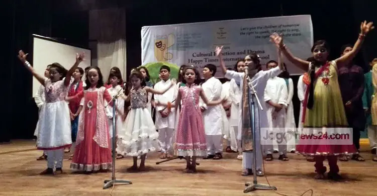 শৈশবের স্মৃতি প্রাণে প্রাণে