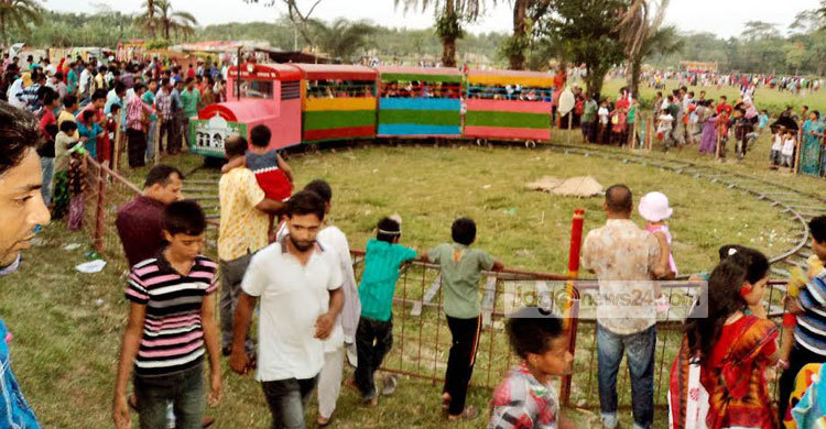 রাজাপুরে এখন চলছে ট্রেন!