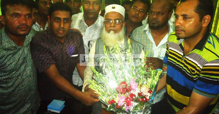 ঝালকাঠি পৌরসভার নব-নির্বাচিত মেয়রের দায়িত্ব গ্রহণ