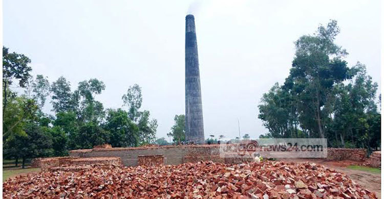 নওগাঁয় অর্পিত সম্পত্তিতে ইটভাটা : নষ্ট হচ্ছে ফসল