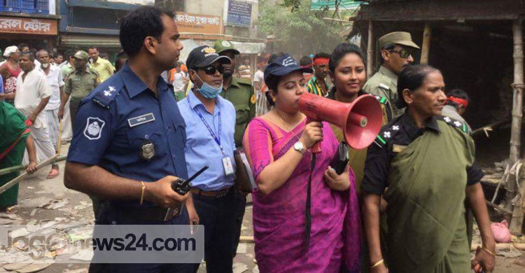 নারায়ণগঞ্জে অবৈধ স্থাপনা উচ্ছেদ স্থানে বৃক্ষরোপণ 